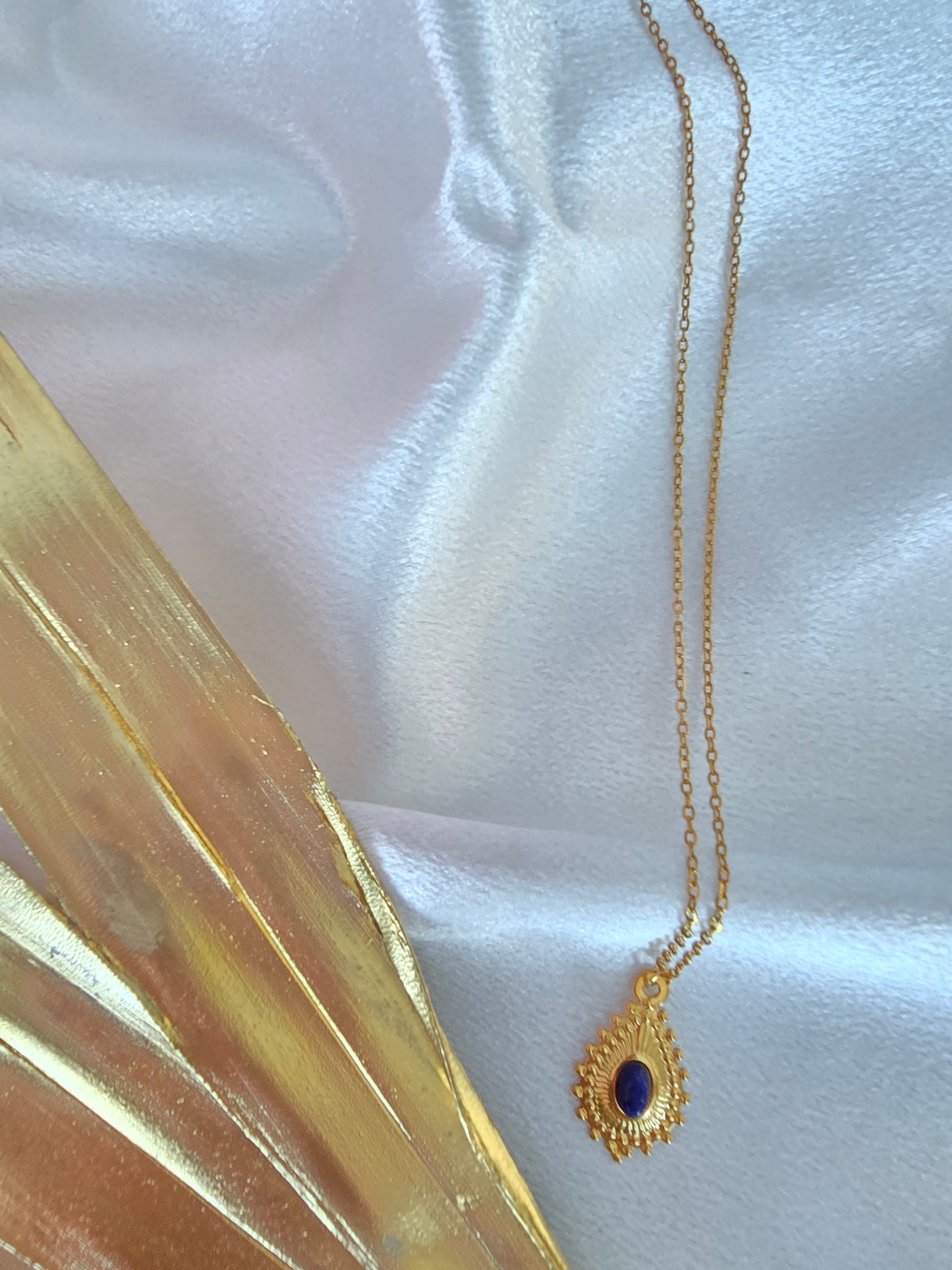 Collier Isa
