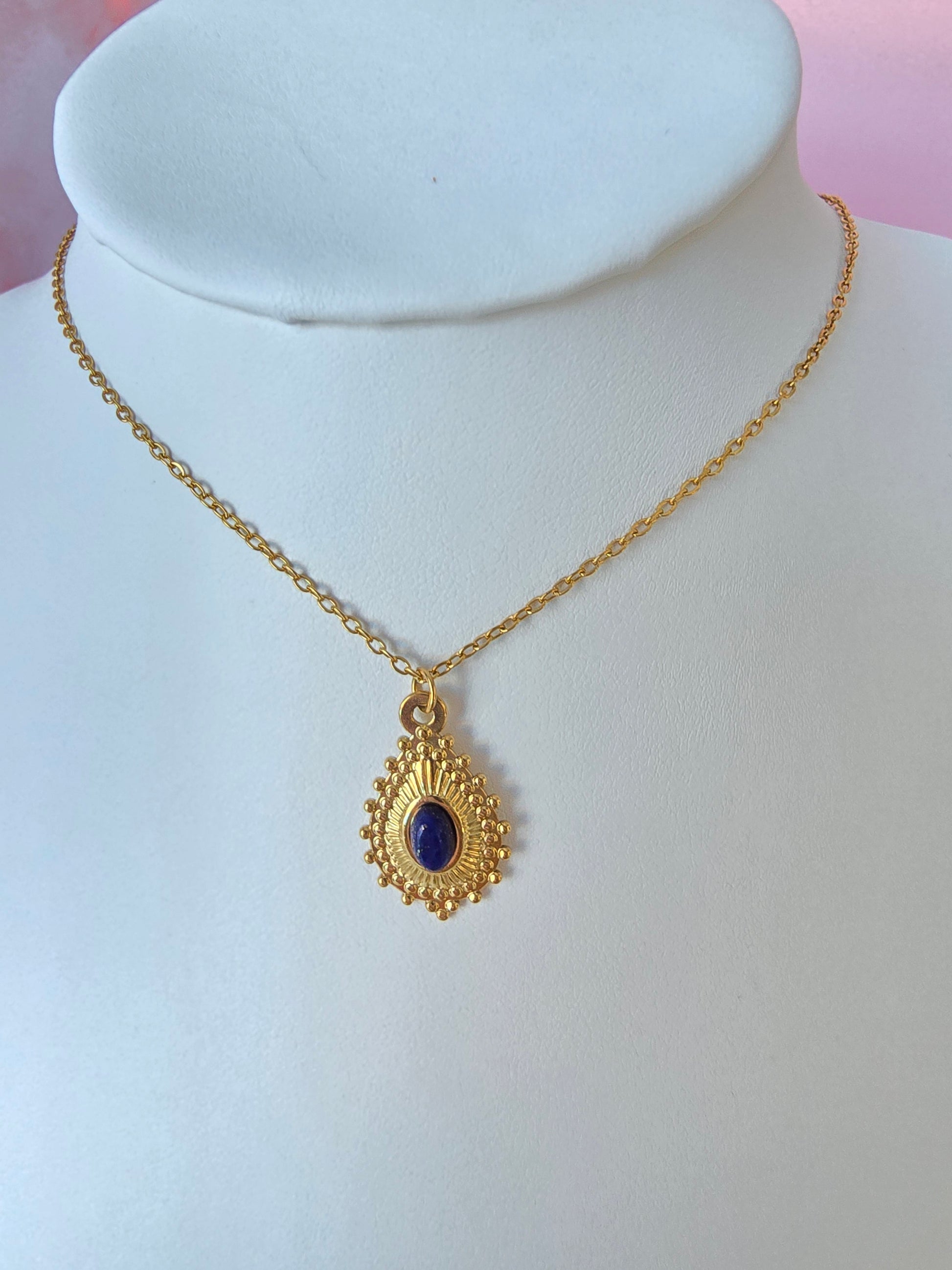 Collier Isa