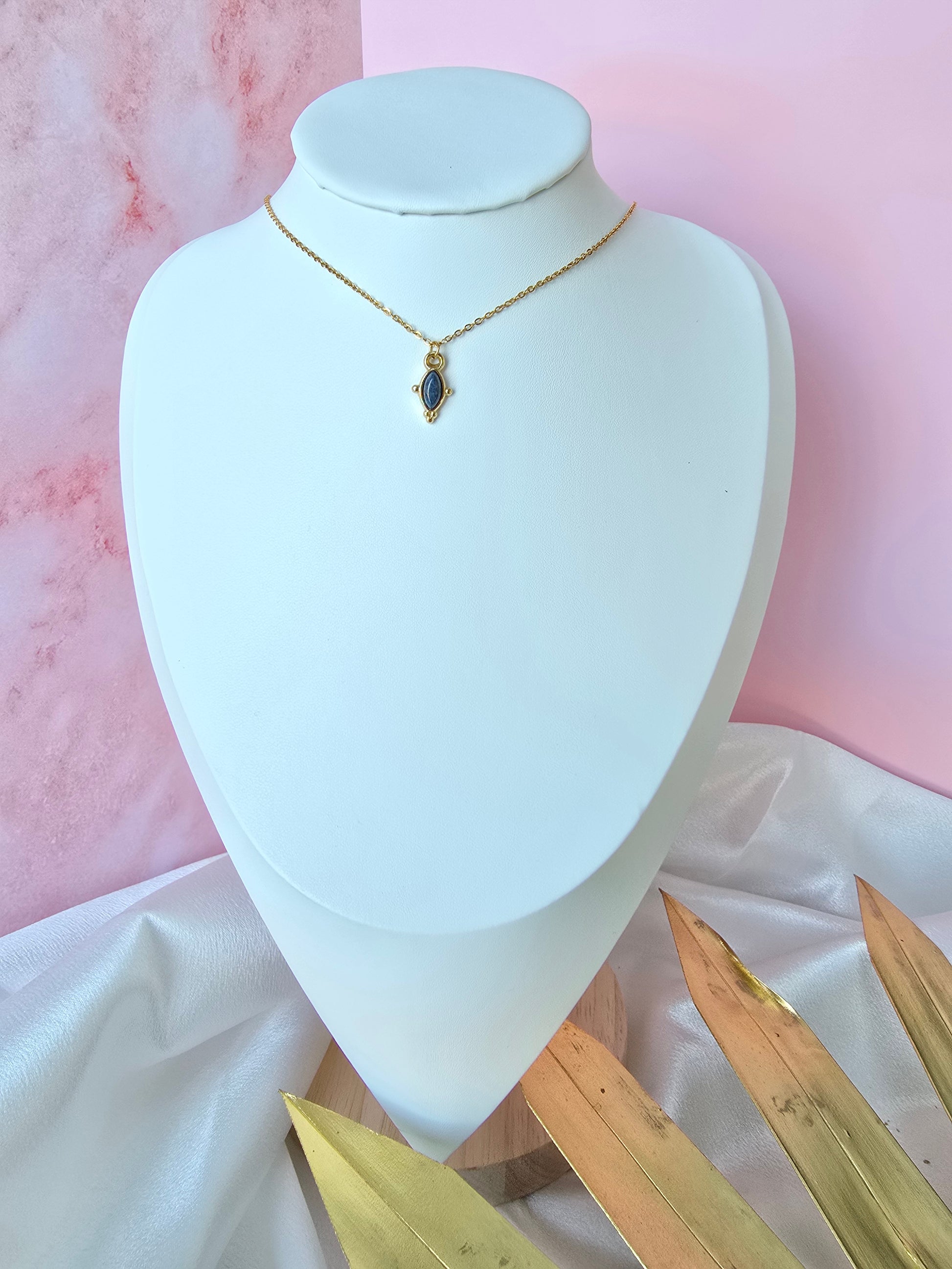 Collier Mira