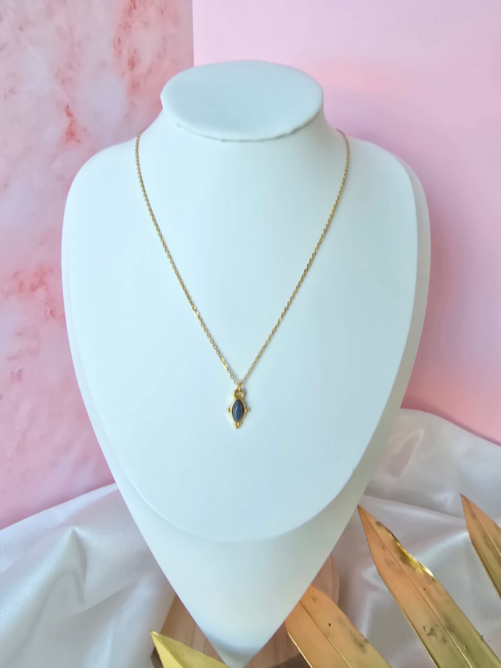 Collier Mira
