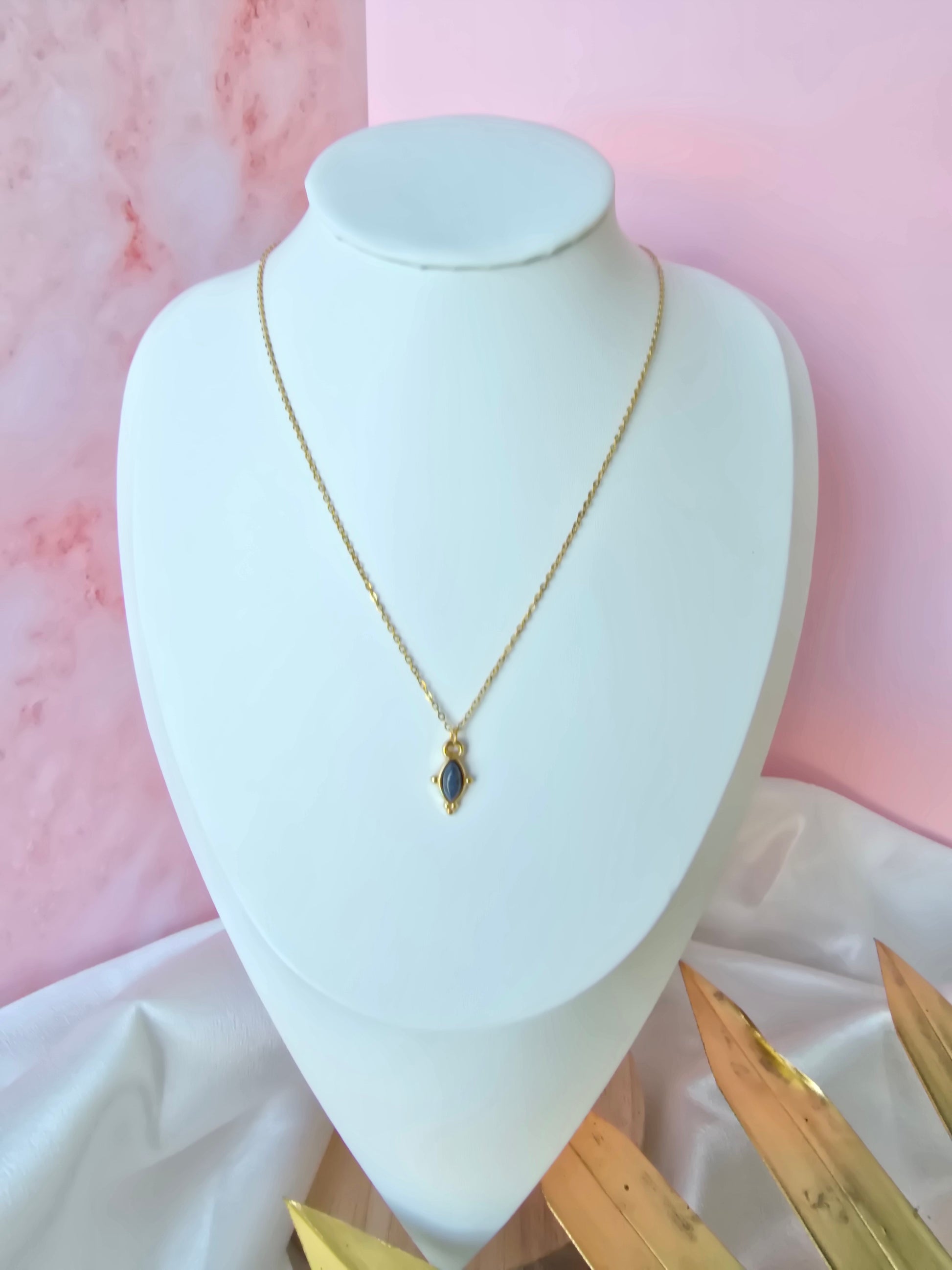 Collier Mira